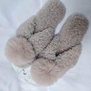 Cozy Beige Slippers with Fluffy Pom-Poms
